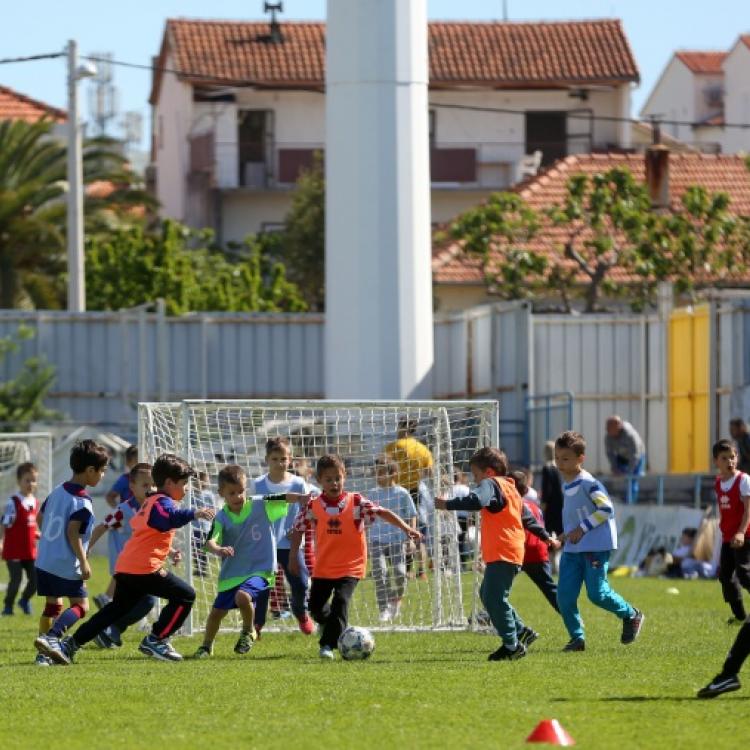 UEFA și Tdh au lansat un program, la nivel european, pentru siguranța copiilor în fotbal